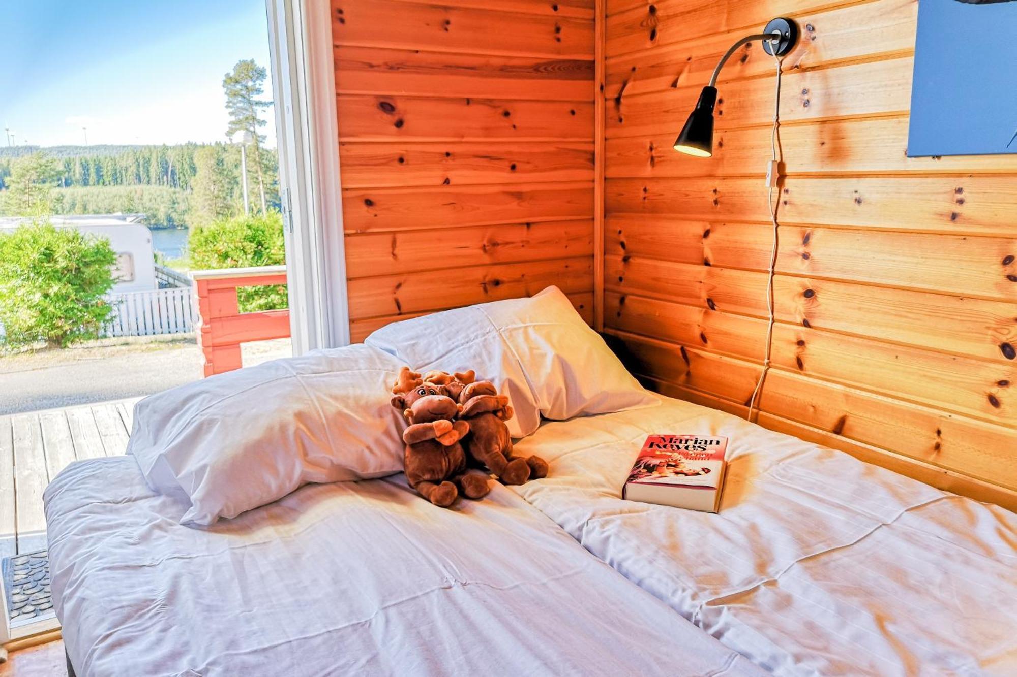 Arjaeng Camping & Stugor Sommarvik Zimmer foto